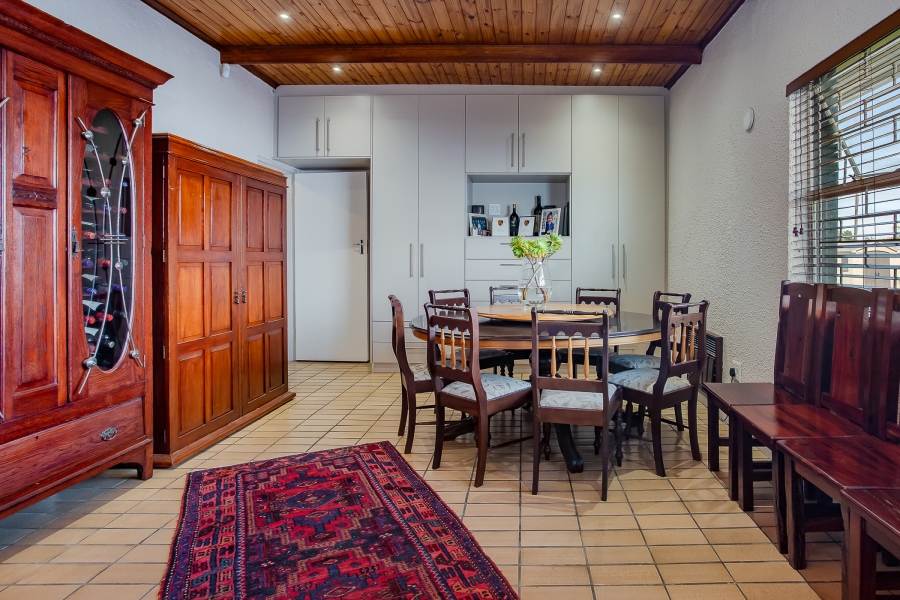 5 Bedroom Property for Sale in Uitsig Western Cape